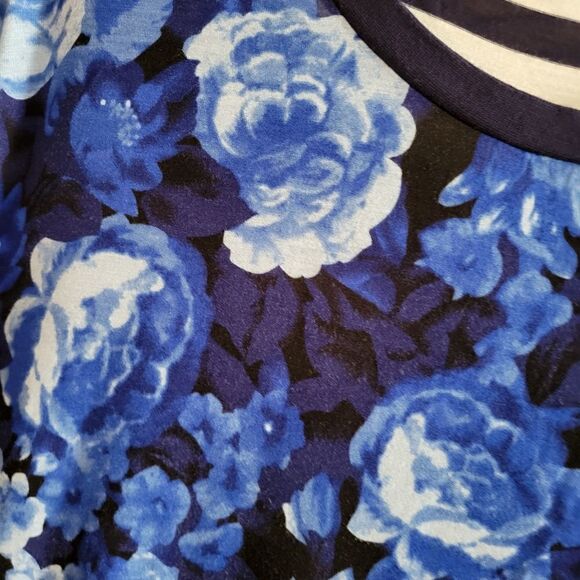 Gap mid Sleeve top Women's medium blue floral/ black & white striped preo-owned - Picture 3 of 6